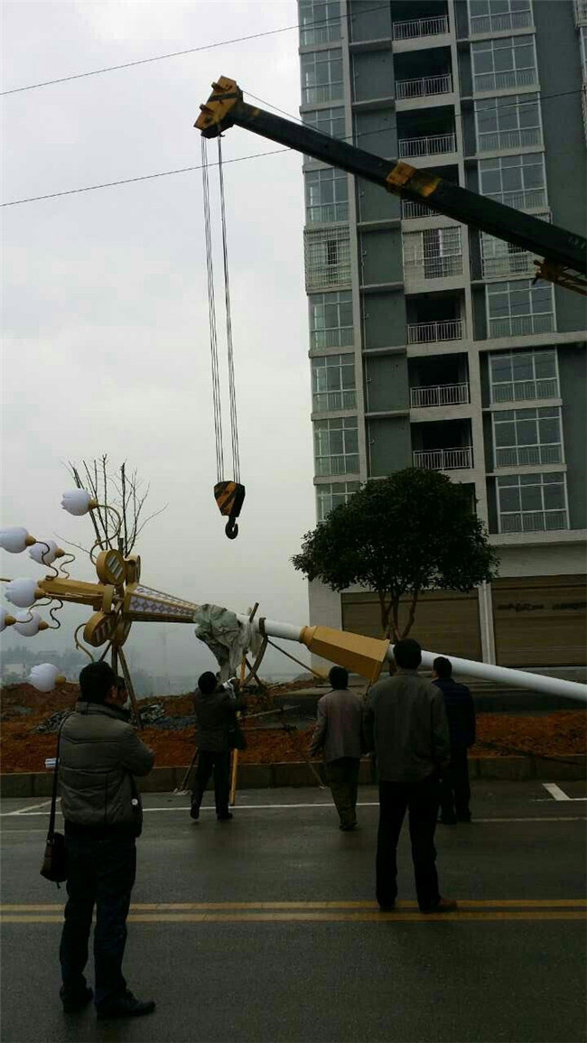 路灯吊装作业
